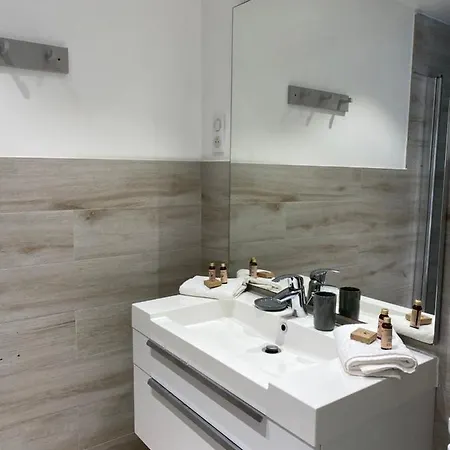 Di Aurelia 19 Personnes Piscine Jacuzzi Hammam וילה