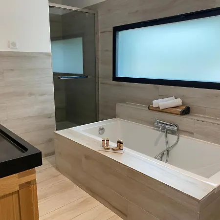 فيلة Di Aurelia 19 Personnes Piscine Jacuzzi Hammam *